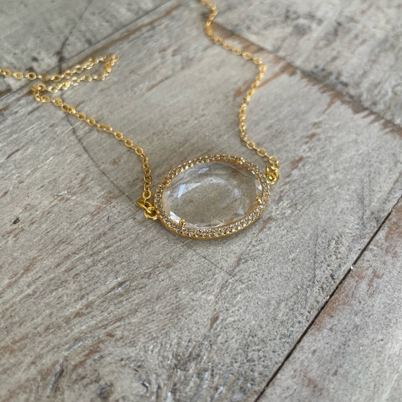Jewelry - Clear Crystal pendant necklace